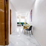 Apartment With A Moroccan Touch Near All Amenities